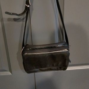 Perlina Soft Blk Leather Organizer Cross-body Bag